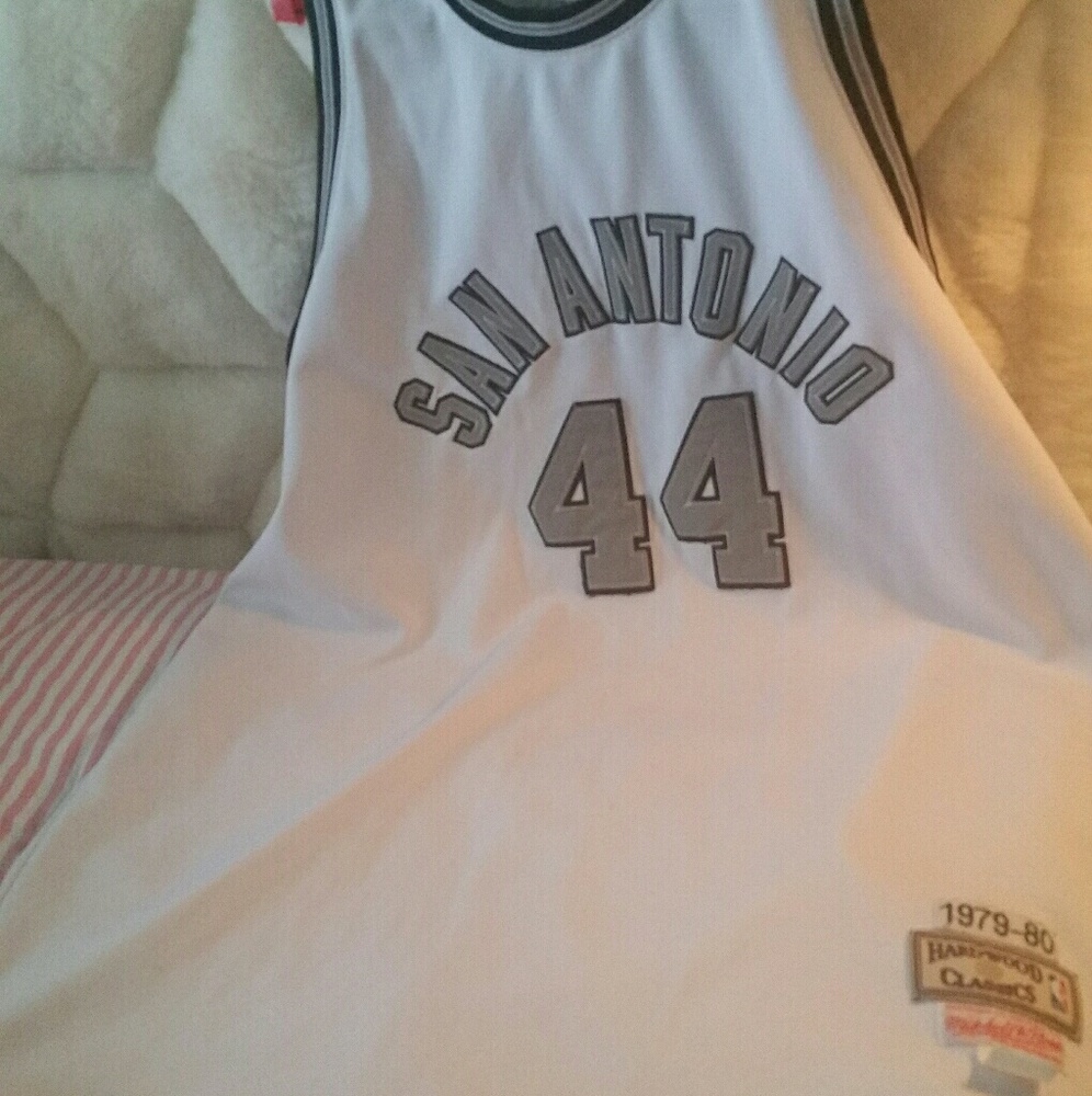 Mitchell & Ness George "Iceman" Gervin Jersey